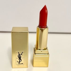 Yves Saint Laurent Rouge Pur Couture Lipstick in 01 Le Rouge (blood red)